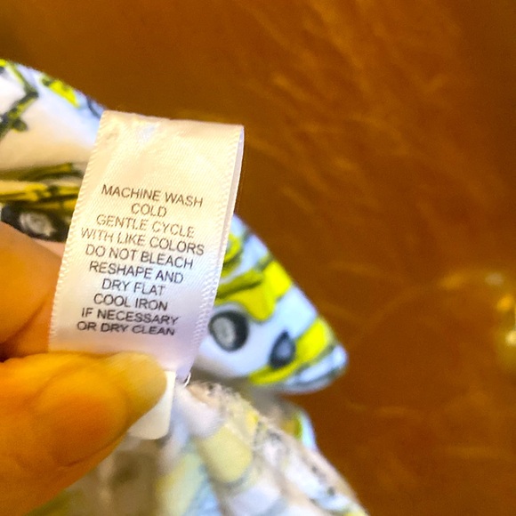 3/$15. Women’s.yellow taxi top size L - Picture 5 of 6